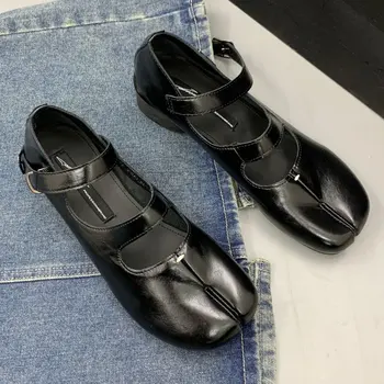 Дамски дизайн на марката Сплит пръсти Flats обувки Tabi нинджа ниски токчета лека платформа ежедневни обувки жени буци мокасини